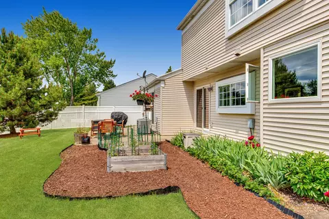 655 W Paddock Dr, Wheeling, IL 60090 photo 30