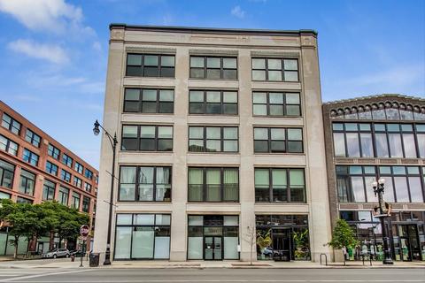 2303 S Michigan Ave #211, Chicago, IL 60616