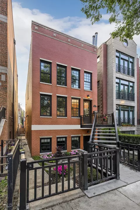 2336 N Greenview Ave, Chicago, IL 60614