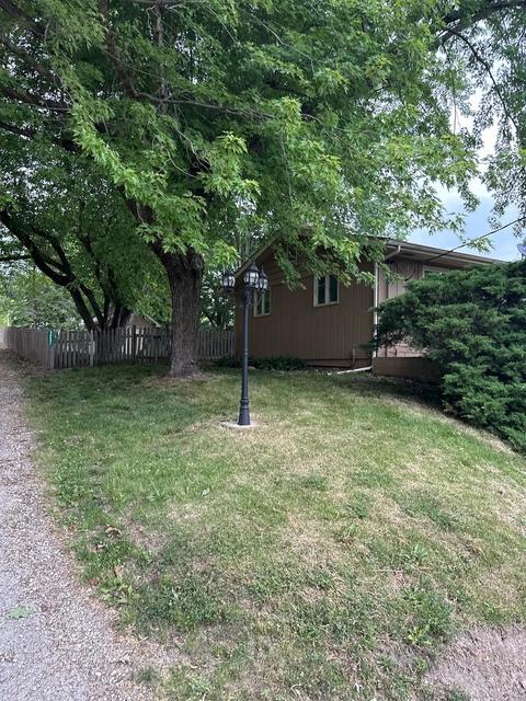 2469 N Unit 1 N 41st Rd, Sheridan, IL 60551