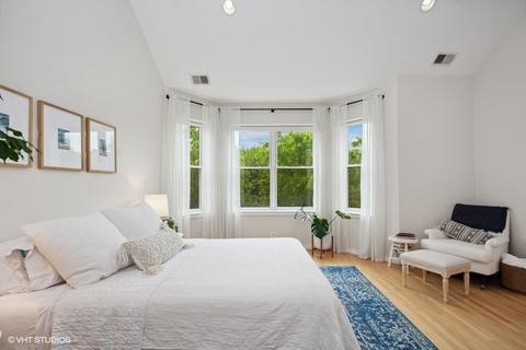 844 E 45th St, Chicago, IL 60653 photo 15