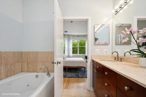 844 E 45th St, Chicago, IL 60653 photo 17