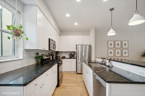 844 E 45th St, Chicago, IL 60653 photo 8