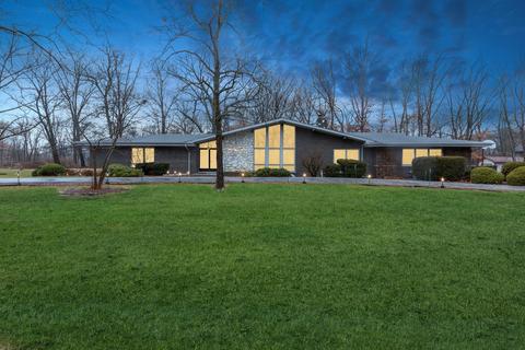 480 Greenbriar Dr, Crete, IL 60417