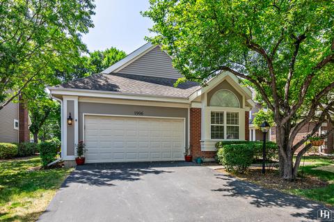 1906 N Dunhill Ct, Arlington Heights, IL 60004