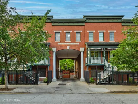 1038 W Monroe St #34, Chicago, IL 60607