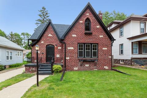 1547 S Chicago Ave, Freeport, IL 61032