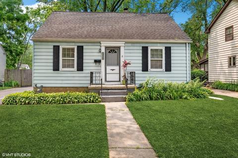 258 N Lincoln Ave, Mundelein, IL 60060