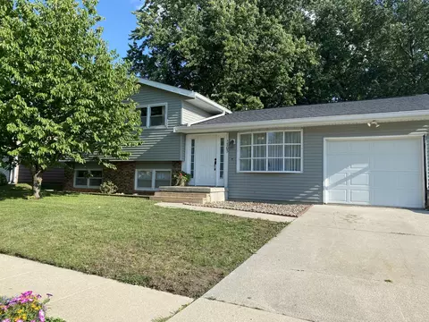 1703 Johnson Dr, Normal, IL 61761
