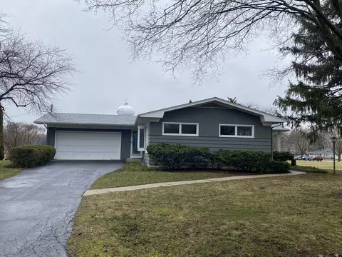 607 Maple Ln, Geneva, IL 60134