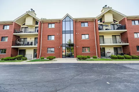 18245 66th Ct #1A, Tinley Park, IL 60477