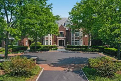 121 N Green Bay Rd, Lake Forest, IL 60045