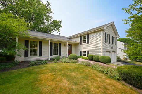 27 W365 Carrel St, Winfield, IL 60190