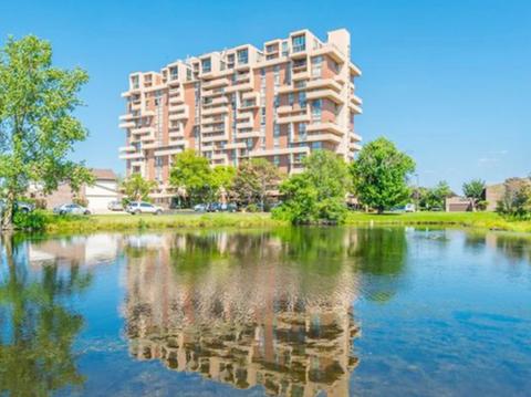 465 W Dominion Dr #1204, Wood Dale, IL 60191