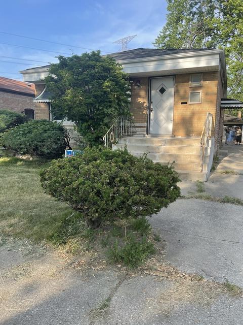 14323 Calhoun Ave, Burnham, IL 60633