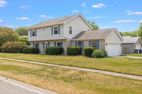 134 Meadows Dr, Sugar Grove, IL 60554
