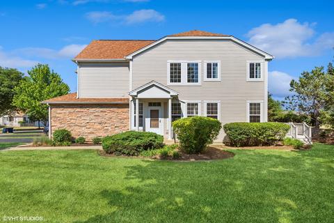 2932 Talaga Dr, Algonquin, IL 60102