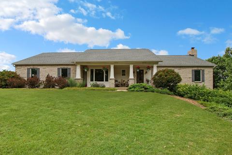41 W682 Rohrsen Rd, Plato Center, IL 60124