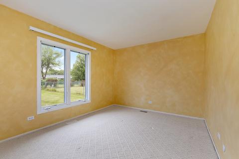 905 Hillcrest Blvd, Hoffman Estates, IL 60169 photo 16
