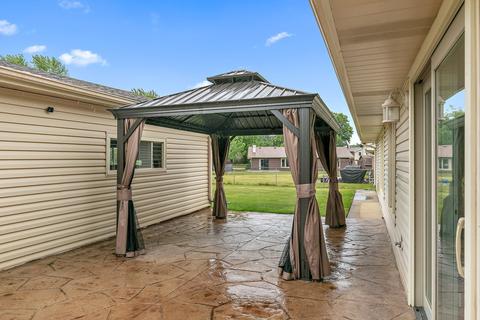 905 Hillcrest Blvd, Hoffman Estates, IL 60169 photo 22