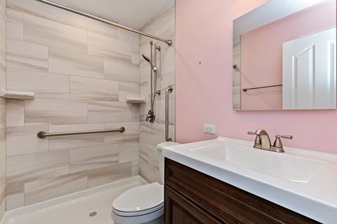 905 Hillcrest Blvd, Hoffman Estates, IL 60169 photo 19