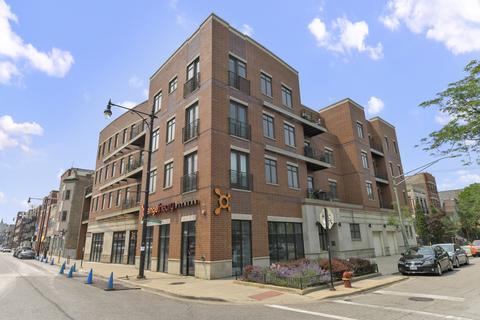 1600 N Marshfield Ave #202, Chicago, IL 60622