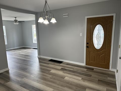 240 Stuart Ave, Aurora, IL 60505 photo 7