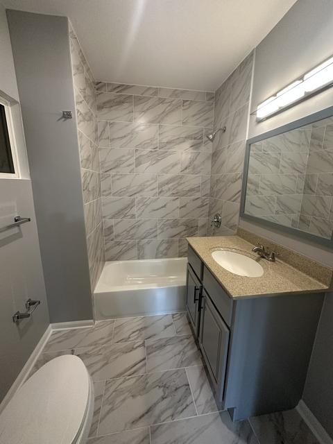 240 Stuart Ave, Aurora, IL 60505 photo 9