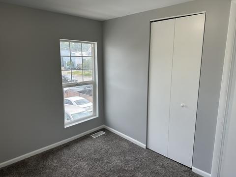 240 Stuart Ave, Aurora, IL 60505 photo 13
