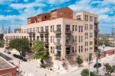 2545 S Dearborn St #601, Chicago, IL 60616