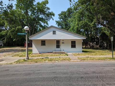 902 E California Ave, Urbana, IL 61801