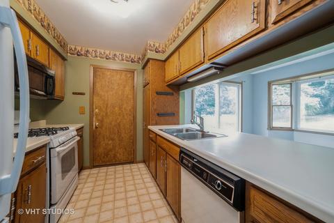 616 Alice Pl, Elgin, IL 60123 photo 5