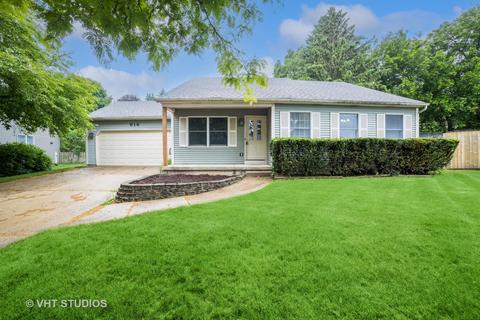 616 Alice Pl, Elgin, IL 60123