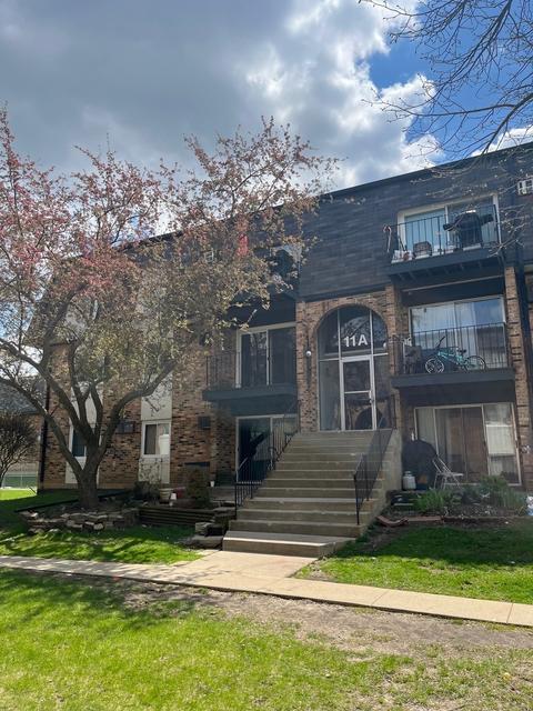 11 E Dundee Quarter Dr #208, Palatine, IL 60074