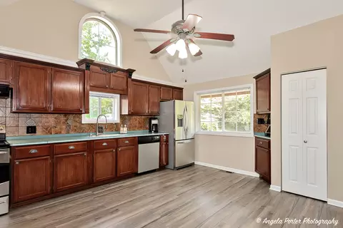 921 S River Rd, Mchenry, IL 60051 photo 2