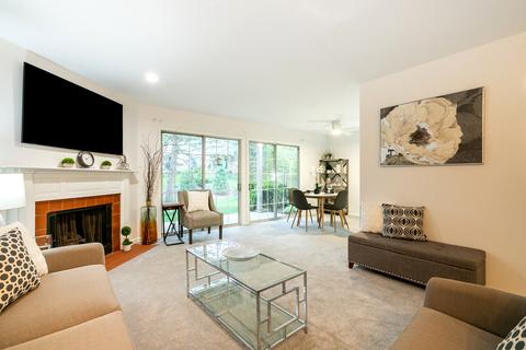 1900 Gresham Cir #B, Wheaton, IL 60189 photo 3