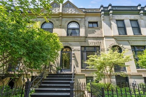 1712 N Crilly Ct, Chicago, IL 60614