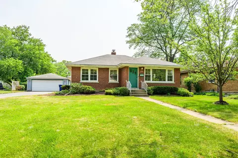 25 N Princeton Ave, Villa Park, IL 60181