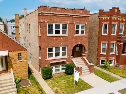 2216 Elmwood Ave, Berwyn, IL 60402