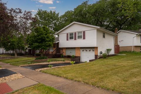 3520 Maple Ln, Hazel Crest, IL 60429