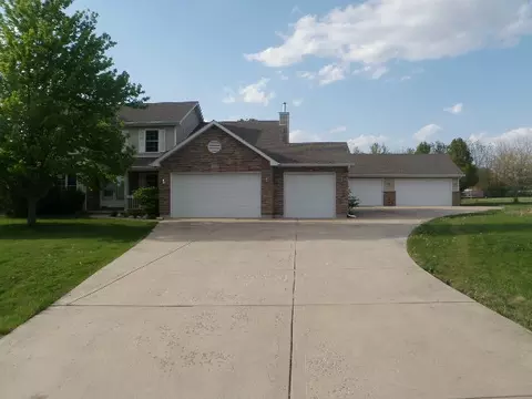 2319 Oakwood Ln, Marseilles, IL 61341
