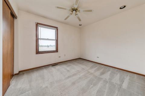 743 Longtree Dr, Wheeling, IL 60090 photo 13