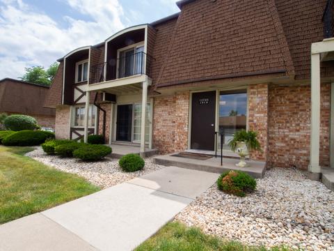 12720 Carriage Ln #D1, Crestwood, IL 60445