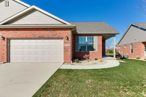 1332 Monterey Pine Dr, Normal, IL 61761 photo 2