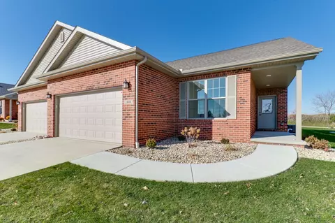 1332 Monterey Pine Dr, Normal, IL 61761