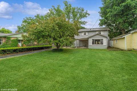 710 Olson St, Woodstock, IL 60098
