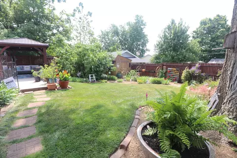 202 E Garfield St, Maroa, IL 61756 photo 9