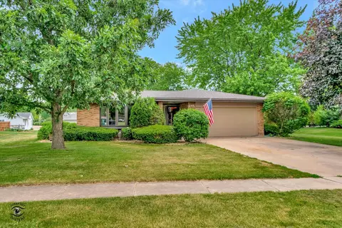 345 Twilight Dr, Morris, IL 60450