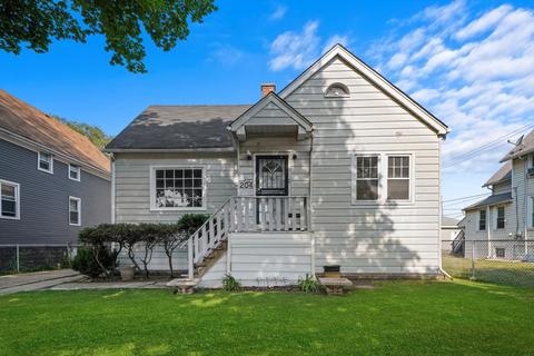 204 28th Ave, Bellwood, IL 60104