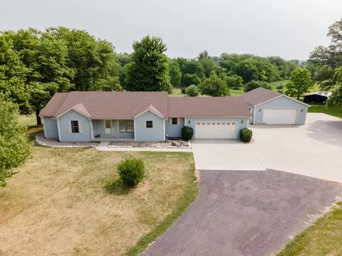 1218 County Road 2525 E, El Paso, IL 61738